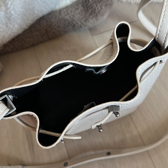 Matt & Nat “Lexi” Bucket Bag - Picture 6 of 7